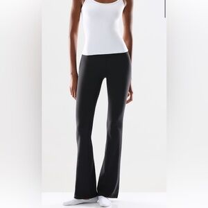 Aritzia Butter Cheeky High-Rise Flare 32” Leggings